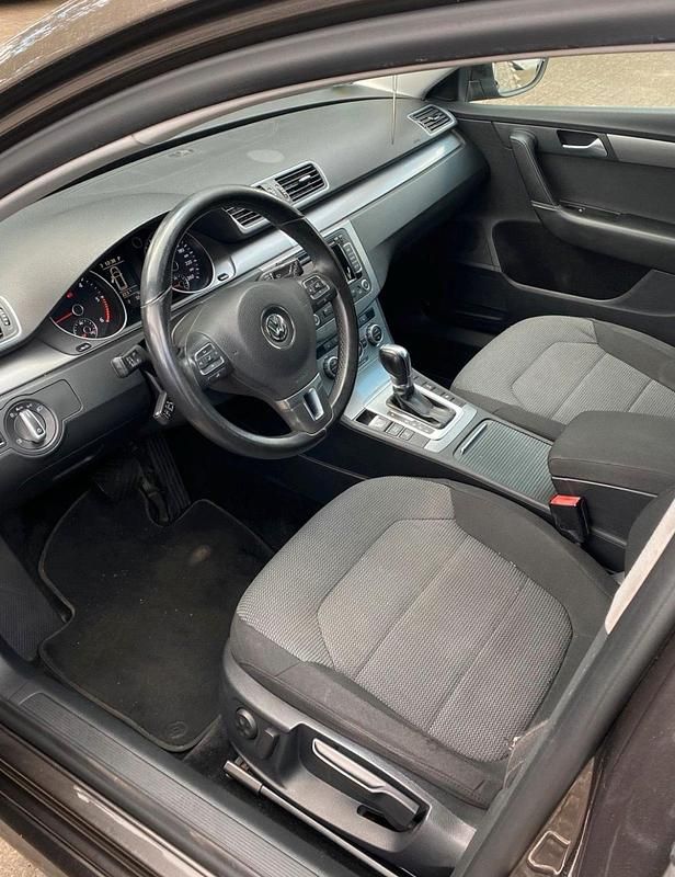 Gebraucht VW Passat 140 PS (102 kW) 2012 Braun Kombi