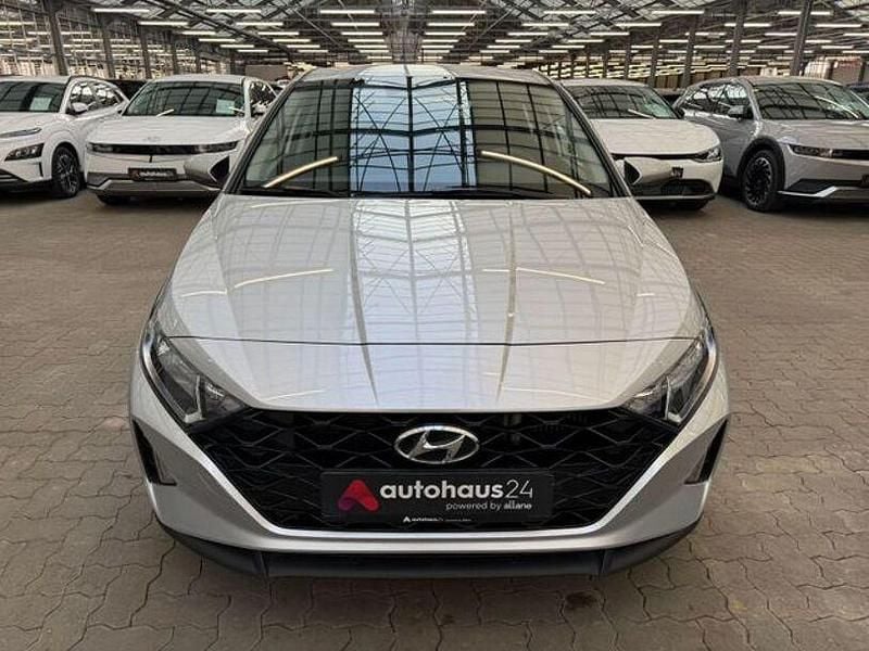 Gebraucht Hyundai i20 Select 101 PS (74 kW) 2022 Silber Kleinwagen