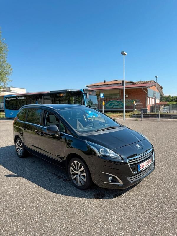 Schwarz Gebraucht 2015 Peugeot 5008 Allure Van / Kleinbus | 4.899 € (Fairer Preis) - Bild 1/4