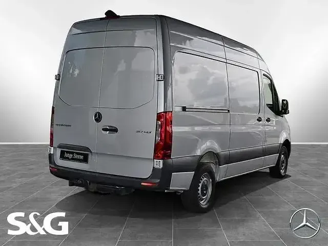 Gebraucht Mercedes Sprinter 170 PS (125 kW) 2022 Iridiumsilber metallic Van