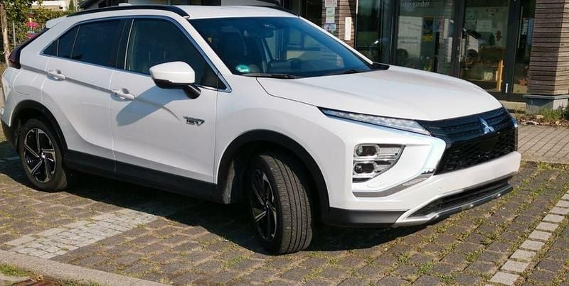 Gebraucht Mitsubishi Eclipse Cross Basis 188 PS (138 kW) 2022 Weiß SUV