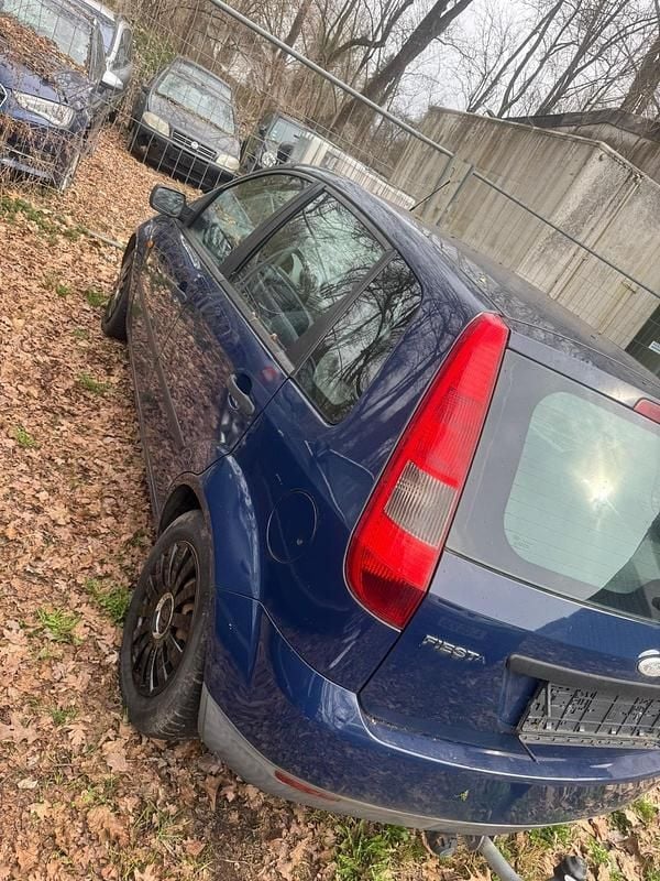 Gebraucht Ford Fiesta 80 PS (58 kW) 2002 Blau Kleinwagen
