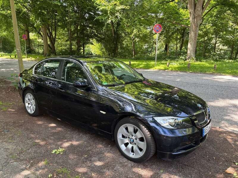 Blau Gebraucht 2006 BMW 325 Limousine | 7.200 € (Fairer Preis) - Bild 1/4