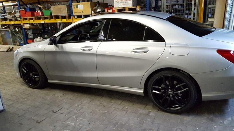 Silber Gebraucht 2013 Mercedes CLA250 Limousine | 16.500 € (Superpreis) - Bild 1/4