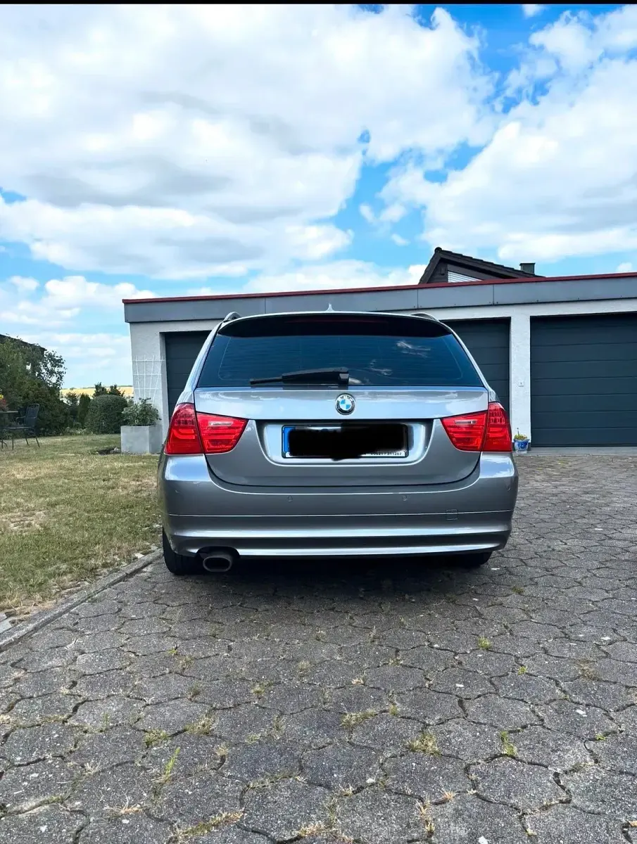 Używany BMW 320 170 KM (125 kW) 2009 Szary Kombi