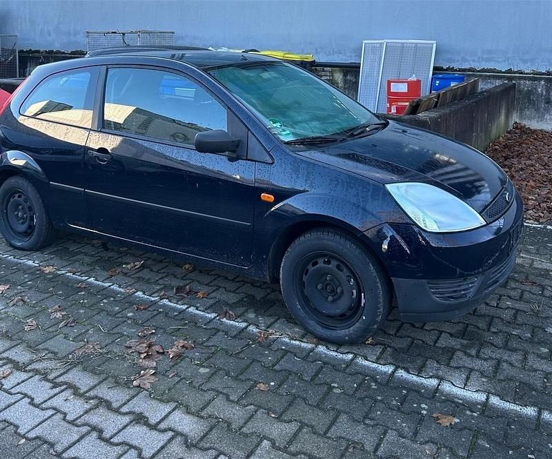 Blau Gebraucht 2005 Ford Fiesta Kleinwagen | 1.300 € (Fairer Preis) - Bild 1/2