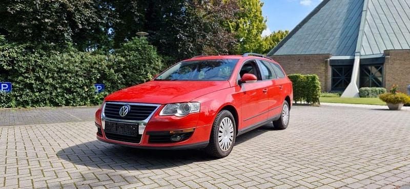 Rot Gebraucht 2007 VW Passat Limousine | 1.900 € (Superpreis) - Bild 1/4
