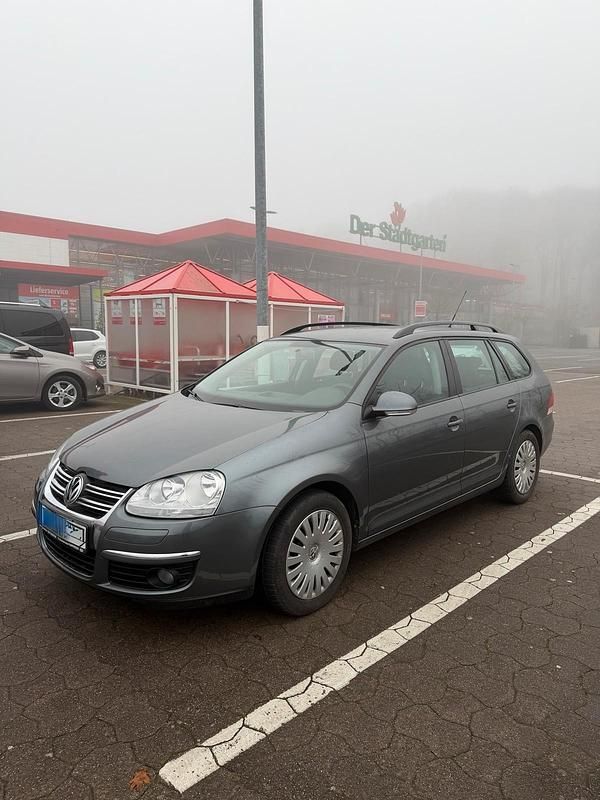 Grau Gebraucht 2009 VW Golf VI Kleinwagen | 5.500 € (Etwas zu teuer) - Bild 1/4