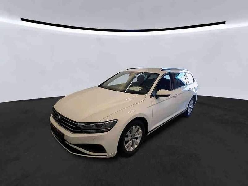 Pure white Gebraucht 2020 VW Passat Conceptline Kombi | 16.290 € (Superpreis) - Bild 1/4