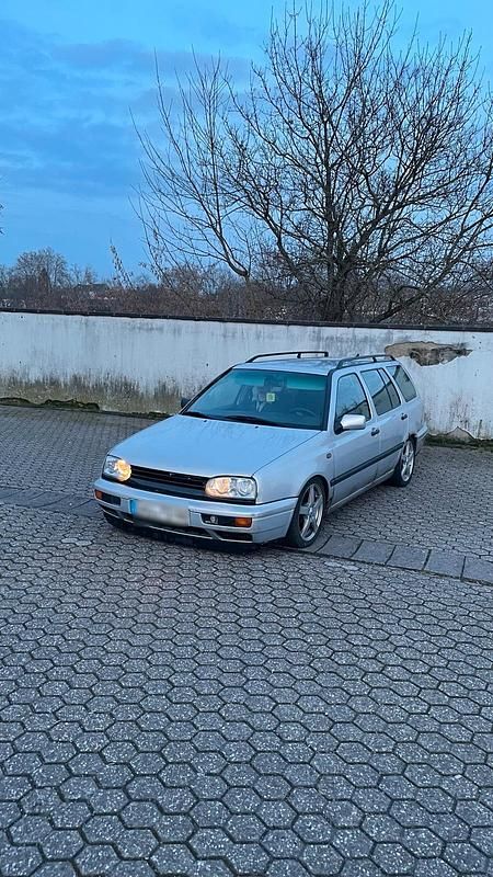 Gebraucht VW Golf III 90 PS (66 kW) 1998 Silber Kombi