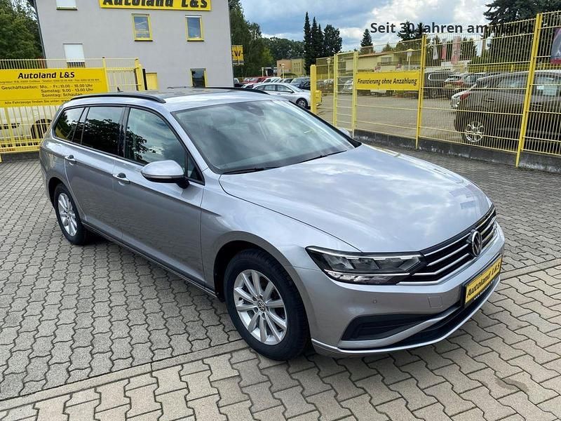 Gebraucht VW Passat Conceptline 150 PS (110 kW) 2022 Pyrit silber Kombi