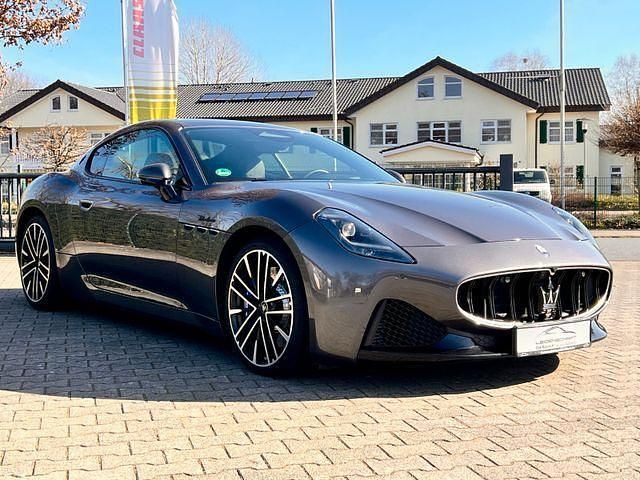 Gebraucht Maserati Granturismo 491 PS (361 kW) 2023 Grau Coupé