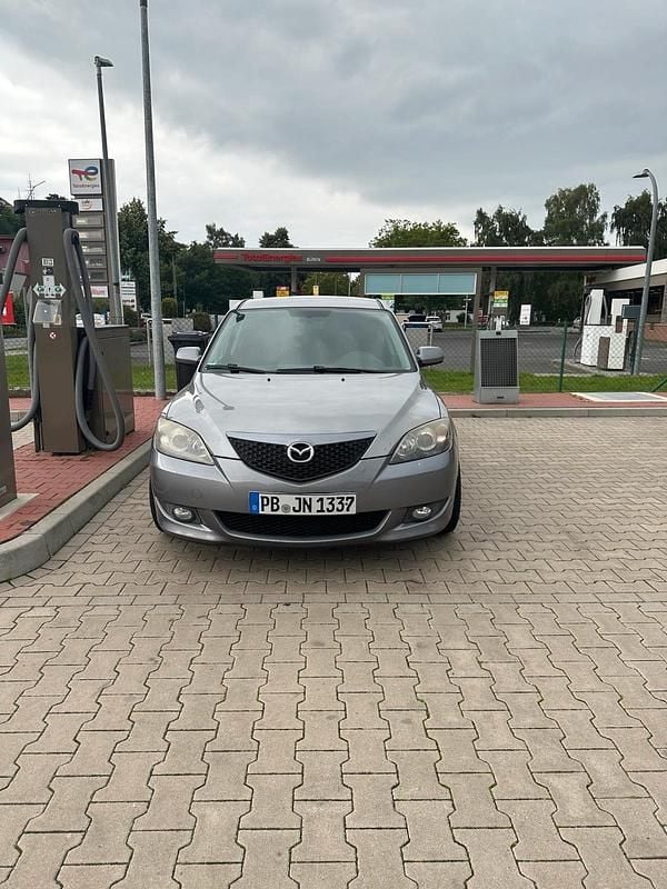 Grau Gebraucht 2004 Mazda 3 Kleinwagen | 2.000 € (Fairer Preis) - Bild 1/4