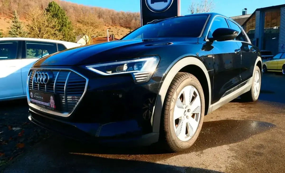 Gebraucht Audi e-tron Performance 230 kW (313 PS) 2021 Schwarz SUV