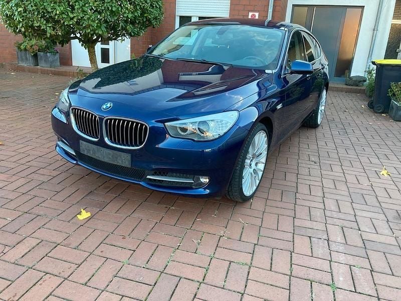 Tiefseeblau Gebraucht 2013 BMW 535 Gran Turismo Limousine | 17.850 € (Superpreis) - Bild 1/4
