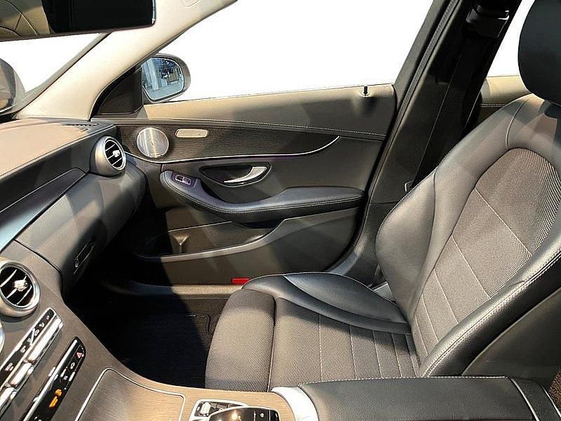 Gebraucht Mercedes C300e AMG 194 PS (142 kW) 2020 Cavansitblau metallic Kombi
