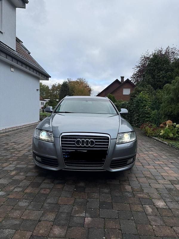 Grau Gebraucht 2011 Audi A6 Kombi | 5.500 € (Superpreis) - Bild 1/4