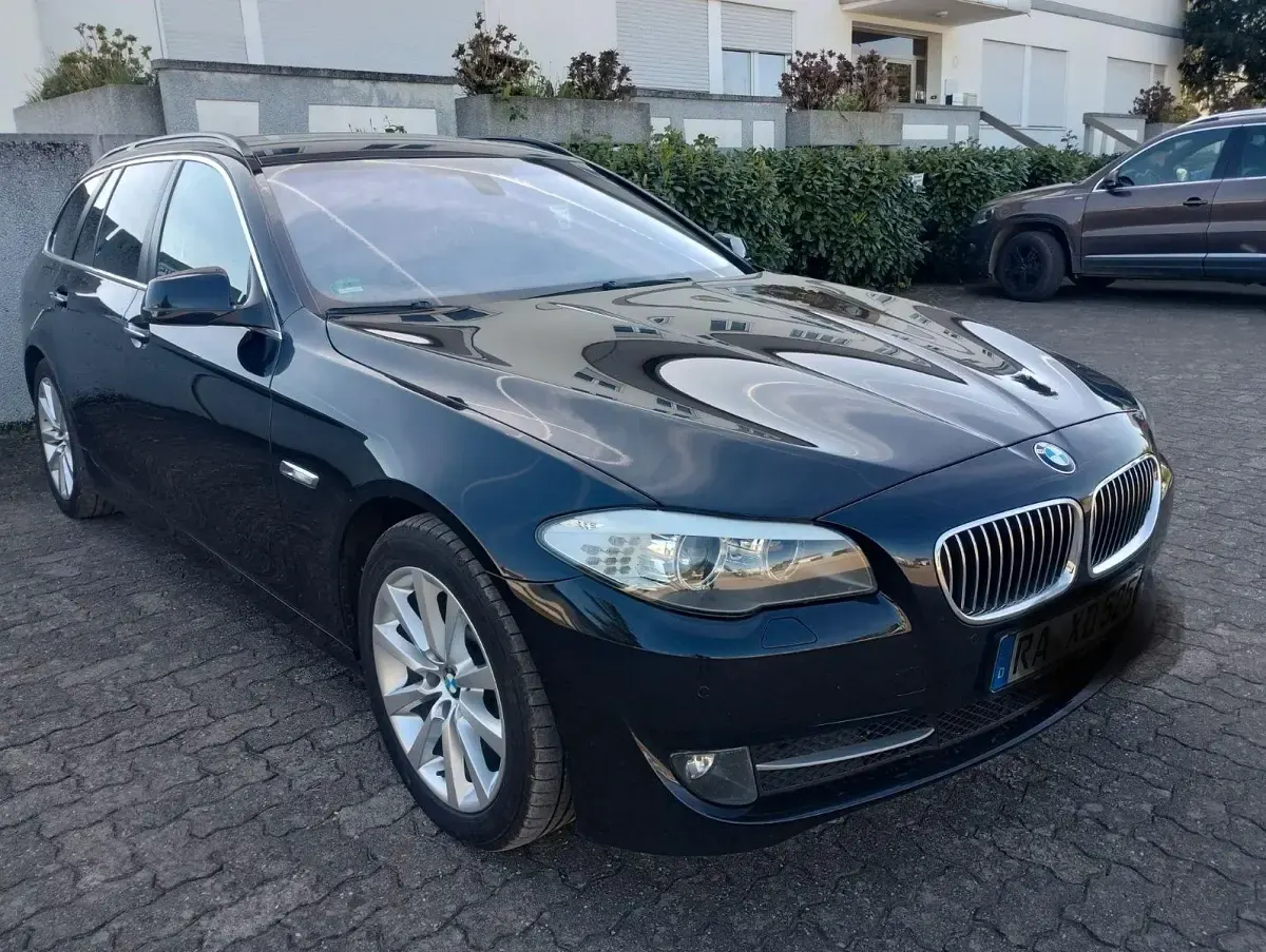 Second-hand BMW 525 218 CP (160 kW) 2011 Albastru Break