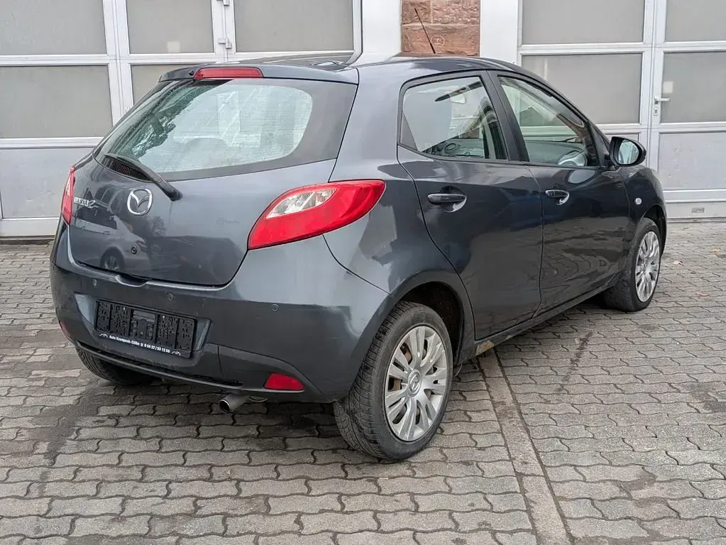 Gebraucht Mazda 2 75 PS (55 kW) 2009 Grau Kleinwagen