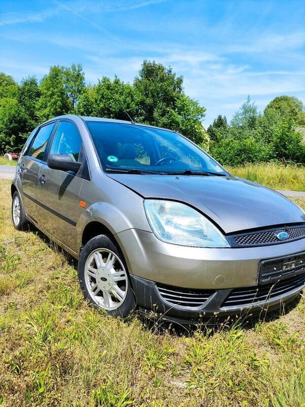 Gold Gebraucht 2002 Ford Fiesta Kleinwagen | 1.350 € - Bild 1/4