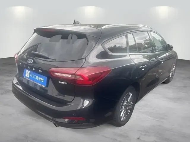 Gebraucht Ford Focus Titanium 125 PS (91 kW) 2022 Agate black metallic (schwarz) Kombi