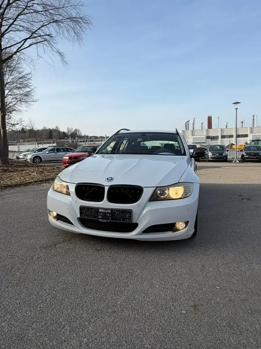 Gebraucht BMW 325 218 PS (160 kW) 2008 Schwarz Kombi