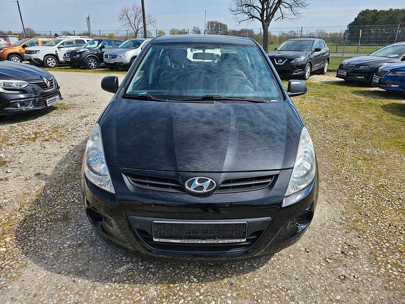 Gebraucht Hyundai i20 Classic 77 PS (56 kW) 2009 Schwarz Kleinwagen