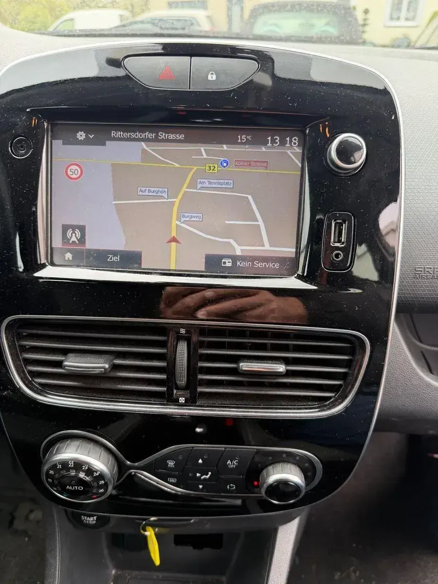 Gebraucht Renault Clio GrandTour LE 75 PS (55 kW) 2018 Weiß Kombi