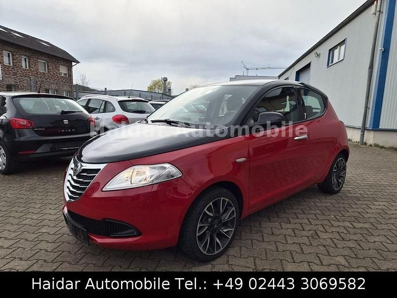 Gebraucht Lancia Ypsilon Silver 69 PS (50 kW) 2011 Rot Kleinwagen