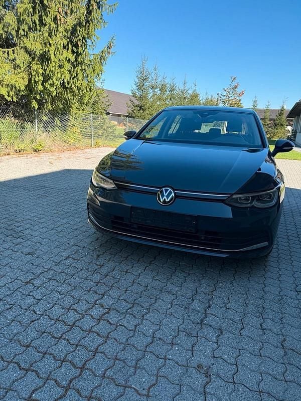 Grau Gebraucht 2020 VW Golf VIII Style Kleinwagen | 20.500 € (Superpreis) - Bild 1/4
