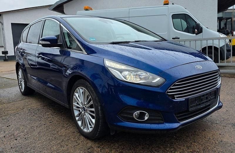 Blau Gebraucht 2016 Ford Galaxy Titanium Van / Kleinbus | 12.999 € (Superpreis) - Bild 1/4