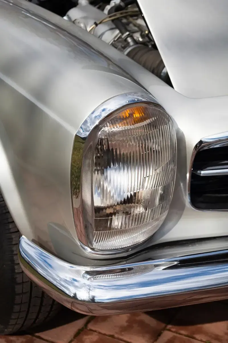 Gebraucht Mercedes 230 150 PS (110 kW) 1965 Silber Cabrio