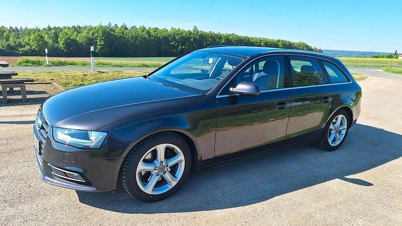 Andere außenfarben Gebraucht 2012 Audi A4 Ambition Kombi | 13.900 € (Teuer) - Bild 1/4
