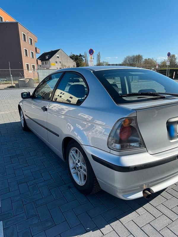 Gebraucht BMW 316 116 PS (85 kW) 2001 Silber Coupé