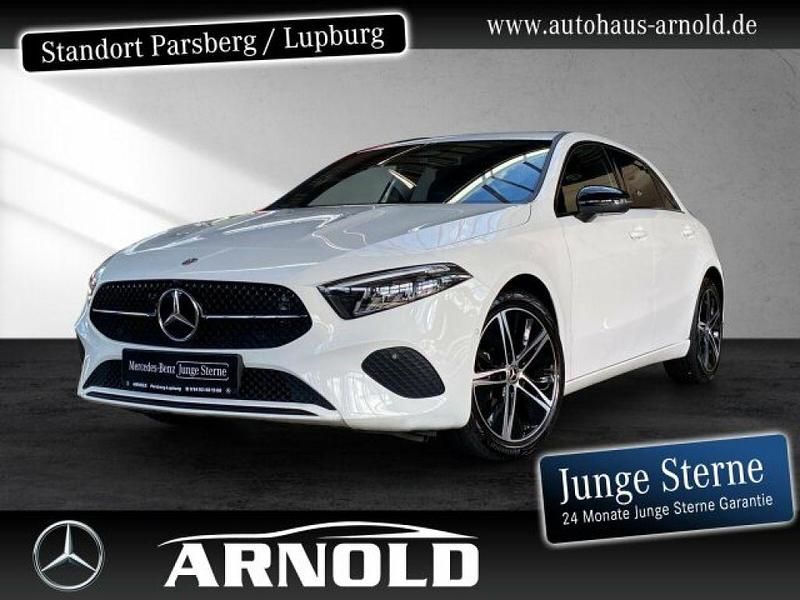 Polarweiß Gebraucht 2024 Mercedes A200 Limousine | 27.379 € (Guter Preis) - Bild 1/4