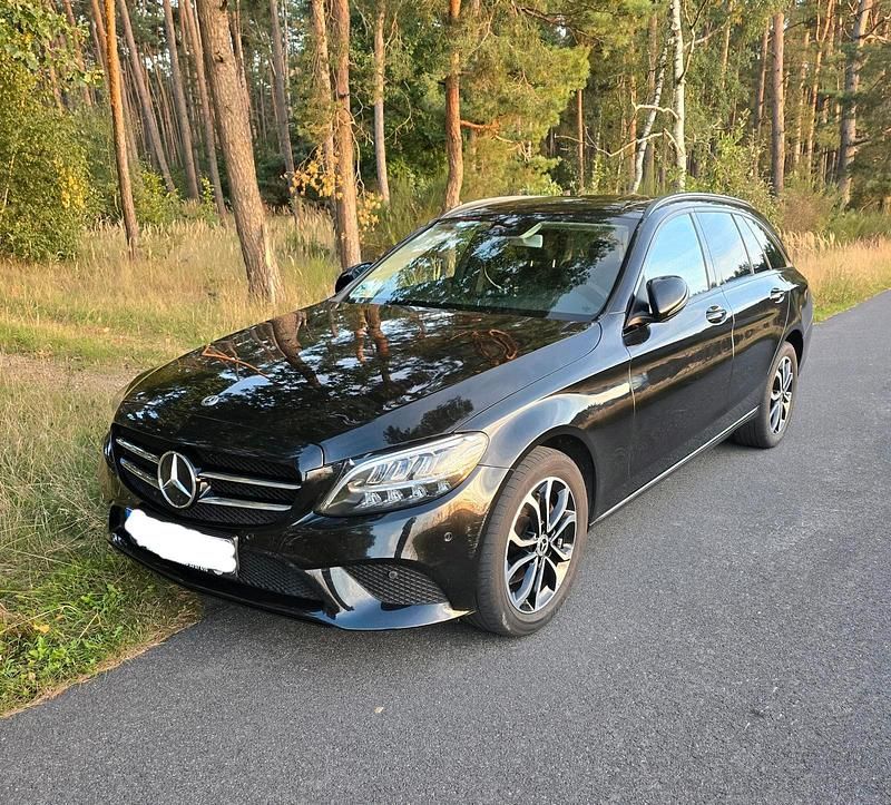 Schwarz Gebraucht 2018 Mercedes C200 Kombi | 16.900 € (Etwas zu teuer) - Bild 1/4