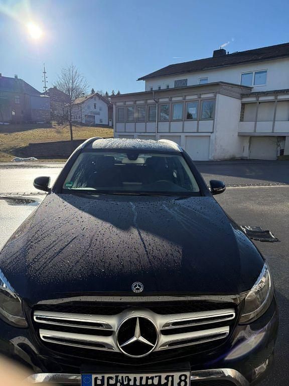 Schwarz Gebraucht 2019 Mercedes GLC220 SUV | 27.100 € (Guter Preis) - Bild 1/4