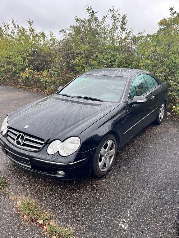 Schwarz Gebraucht 2004 Mercedes CLK240 Elegance Coupé | 3.450 € (Superpreis) - Bild 1/4