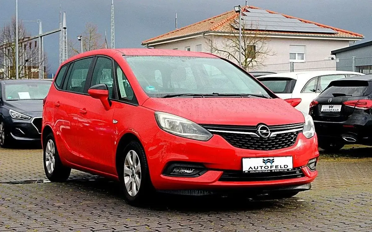 Gebraucht Opel Zafira 140 PS (102 kW) 2017 Rot Van / Kleinbus