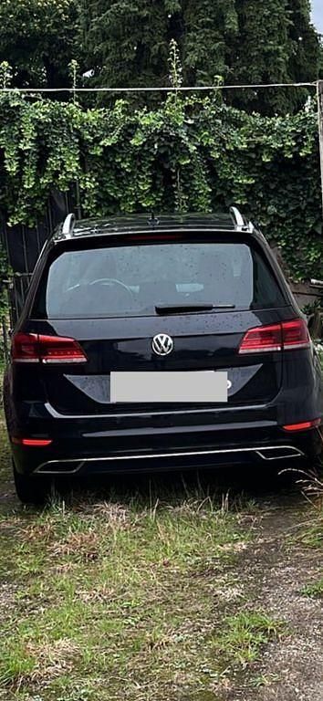 Schwarz Gebraucht 2019 VW Golf Sportsvan Van / Kleinbus | 15.500 € (Guter Preis) - Bild 1/1