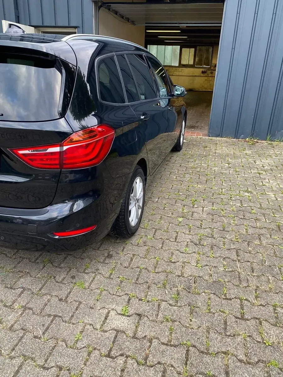 Gebraucht BMW 218 Gran Tourer 150 PS (110 kW) 2017 Schwarz Van / Kleinbus
