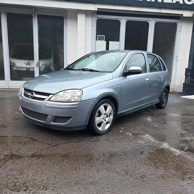 Gebraucht Opel Corsa 70 PS (51 kW) 2005 Silber Kleinwagen