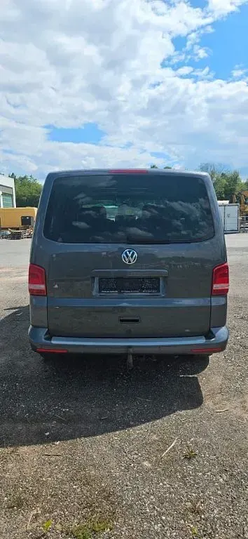 Gebraucht VW Multivan Startline 140 PS (102 kW) 2013 Grau Van / Kleinbus
