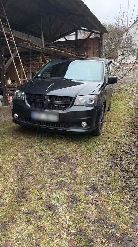 Schwarz Gebraucht 2018 Dodge Grand Caravan Van / Kleinbus | 21.500 € - Bild 1/2