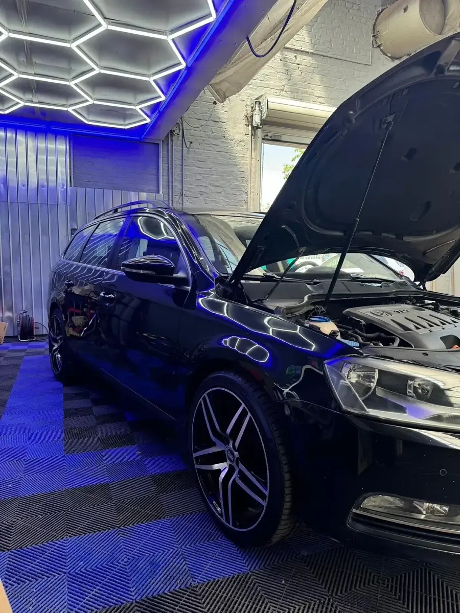 Gebraucht VW Passat 163 PS (119 kW) 2011 Schwarz Kombi