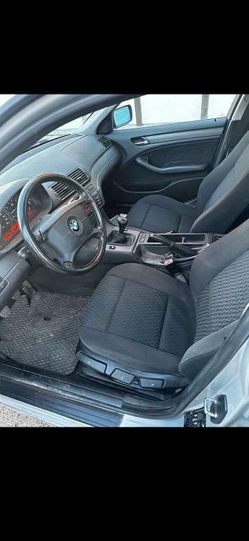 Gebraucht BMW 318 118 PS (86 kW) 2001 Silber Limousine