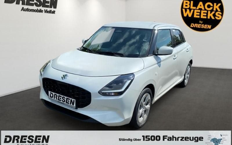 Weiß Gebraucht 2025 Suzuki Swift Comfort Limousine | 19.690 € (Fairer Preis) - Bild 1/4