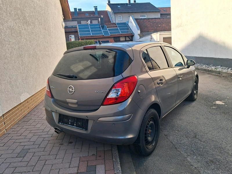 Gebraucht Opel Corsa 101 PS (74 kW) 2012 Andere farben Kleinwagen