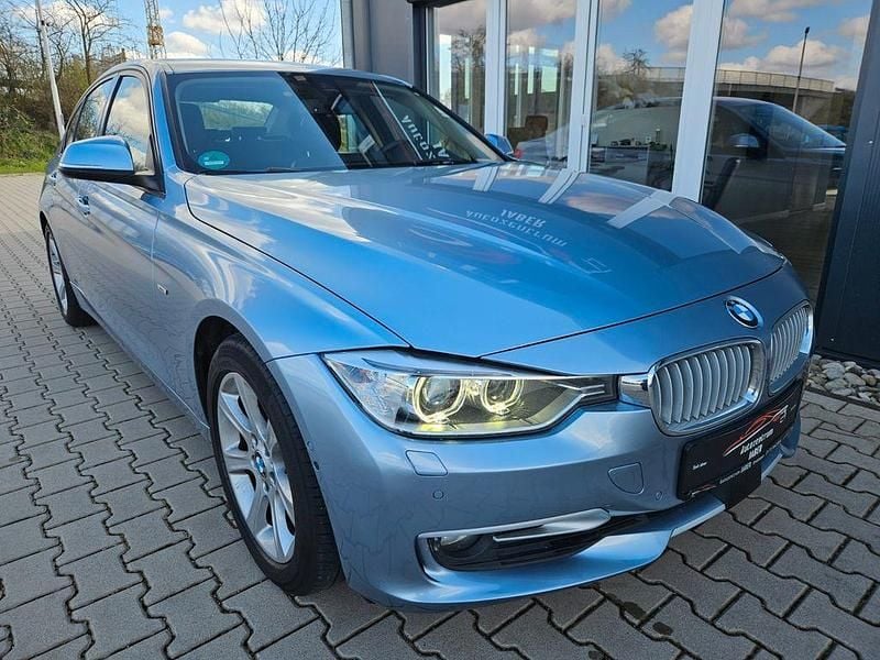 Gebraucht BMW 320 Comfort Edition 184 PS (135 kW) 2012 Blau Limousine