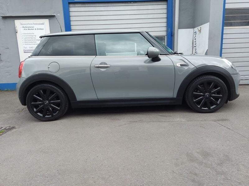 Grau Gebraucht 2016 Mini ONE Kleinwagen | 11.900 € (Fairer Preis) - Bild 1/4